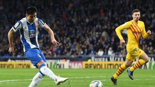  弗赖堡爆冷击败斯图加特，保级形势迎来转机