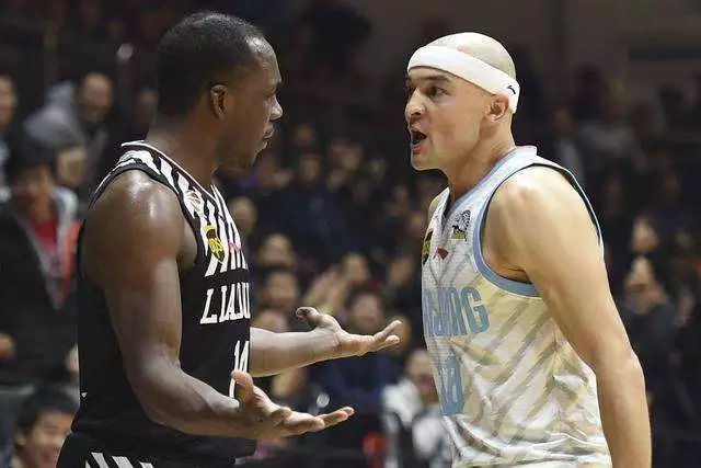  热那亚主场力擒亚特兰大，灯塔之城上演防守反击经典战