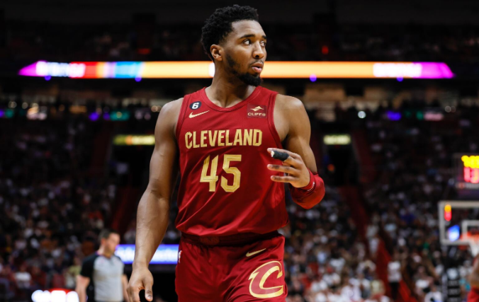 好博体育- 骑士,米切尔,加盟,首季,即,入选,全明星,首发,阵容  