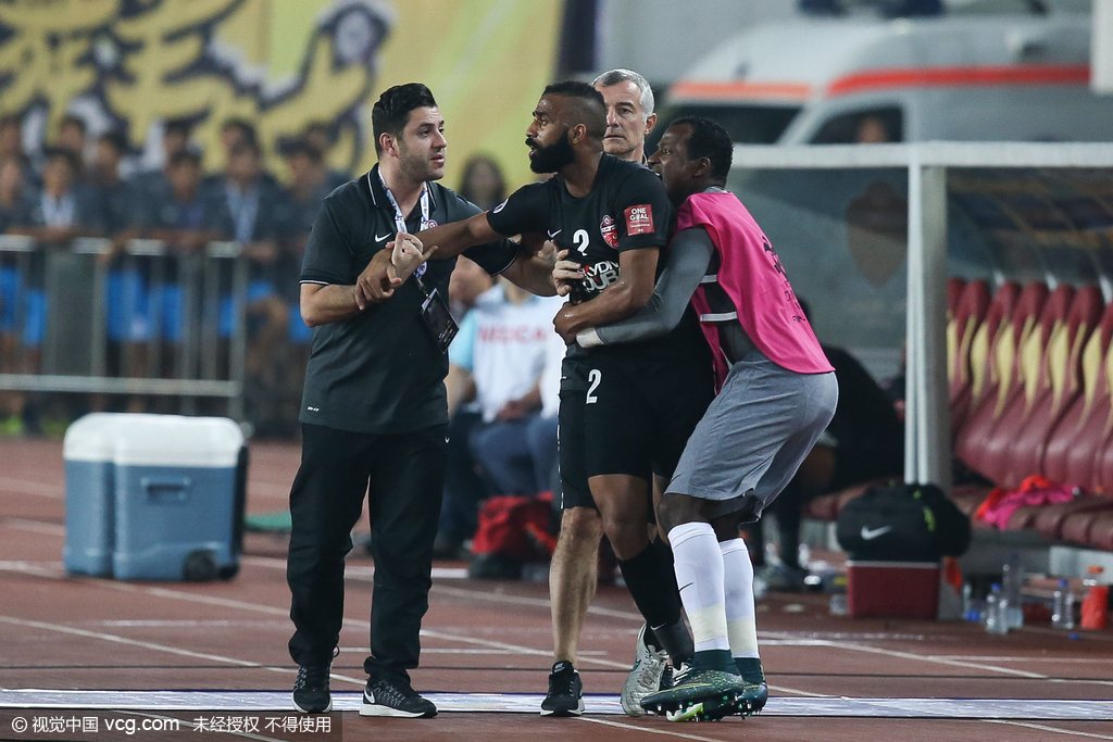 haobosports- 都灵队长染红离场酿苦果，十人应战痛失好局引不满  